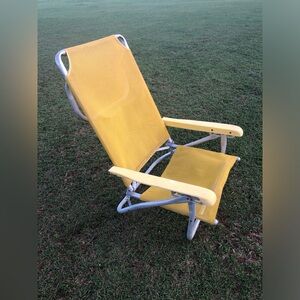 Vintage Low Beach Lawn Chair Aluminum Mesh Folding Yellow Reclines Retro Mcm